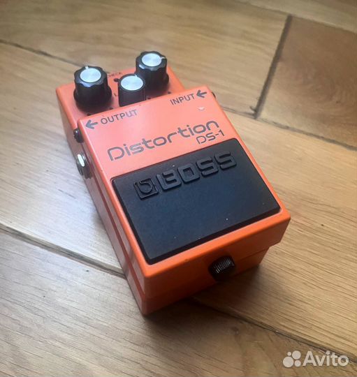 Гитарная педаль boss DS-1