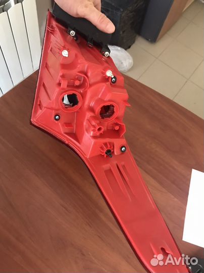 Задняя левая фара hyundai solaris 2019