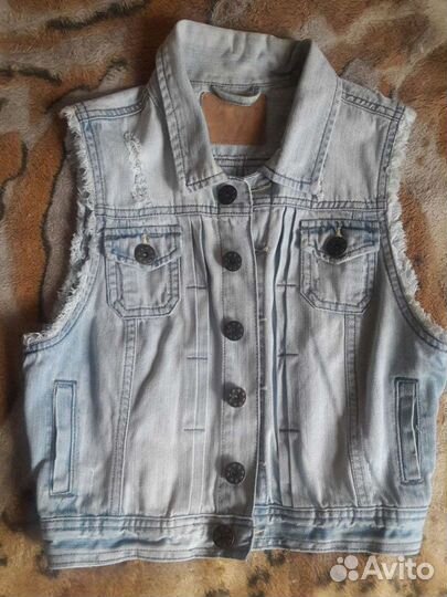Джинсовая жилетка