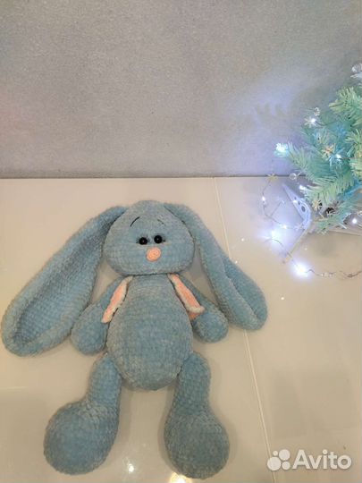 Заяц Зефирка вязаная игрушка хэндмейд