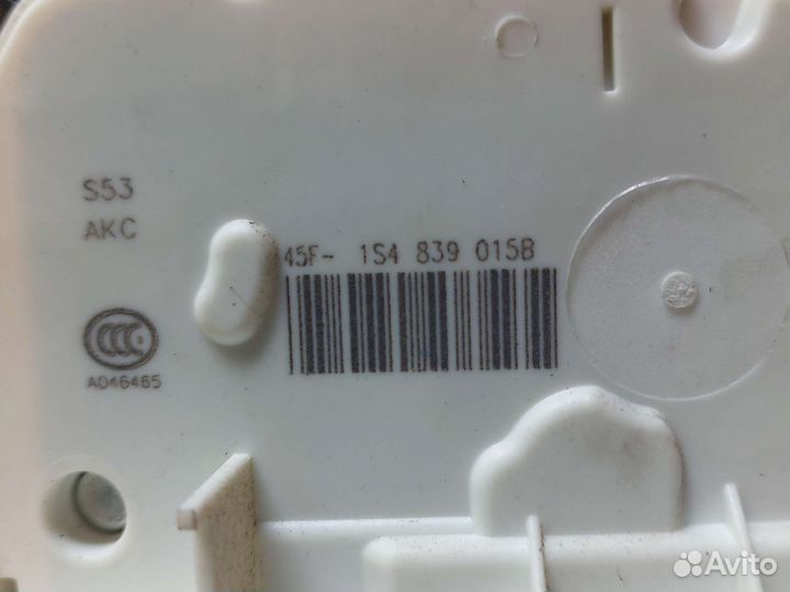 Замок задней левой двери Skoda Fabia 2