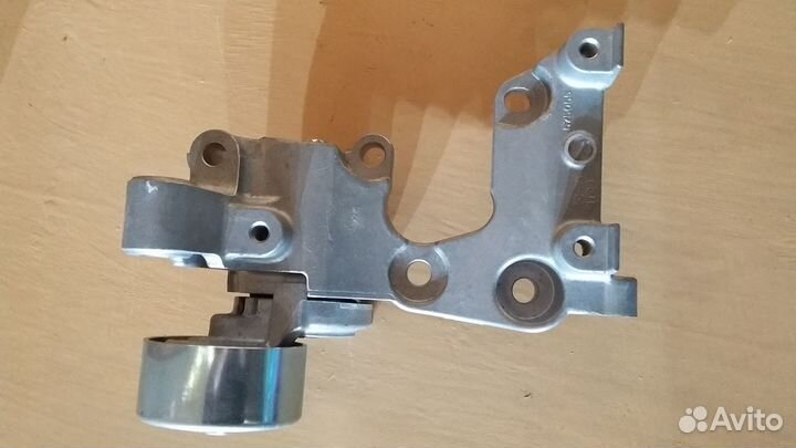 Новые запчасти на двигатель 