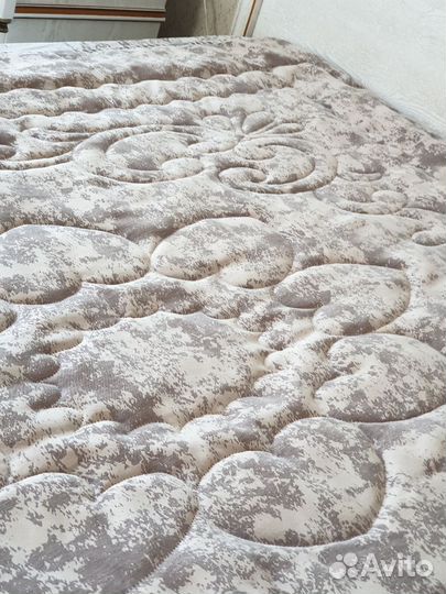 Одеяла, подушки, ткани