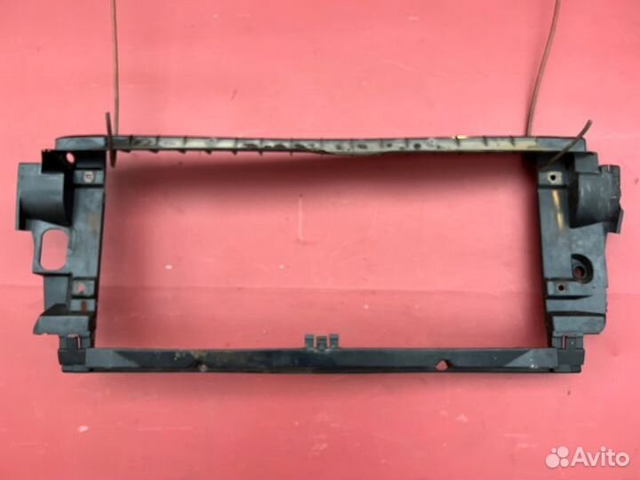 Передняя панель телевизор Vw Caravelle Т4 ACU 1995