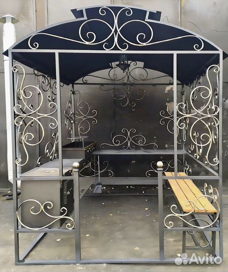 Мангал с крышей