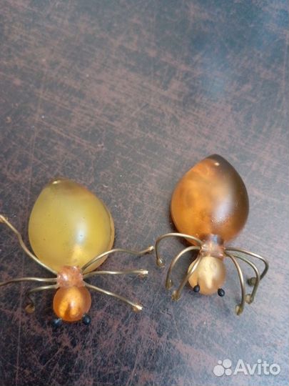 Брошки ретро 