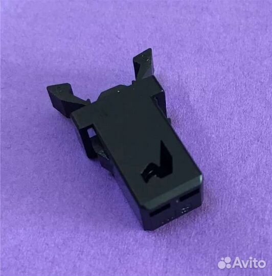 Фиксатор очечника Nissan, Toyota, Hover, Renault