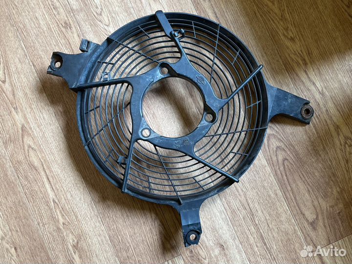 Кожух вентилятора 92123VB000