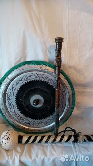 Щит с принадлежностями обороны