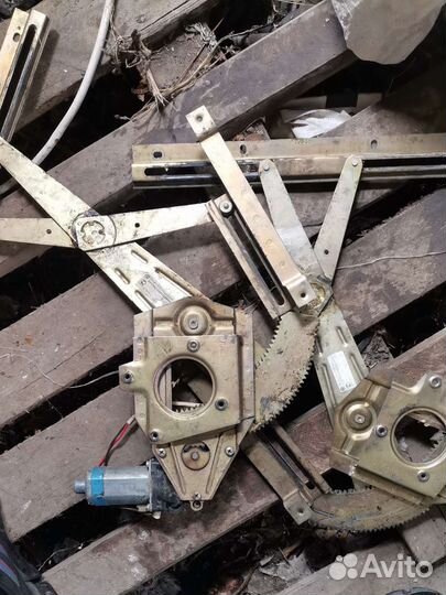 Электростеклоподъемник волга