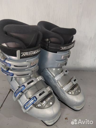 Горнолыжные ботинки
