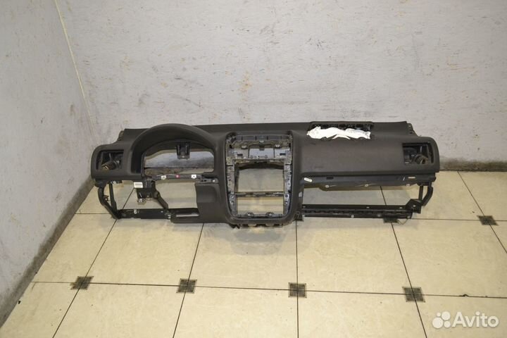 Торпедо Volkswagen Jetta 5