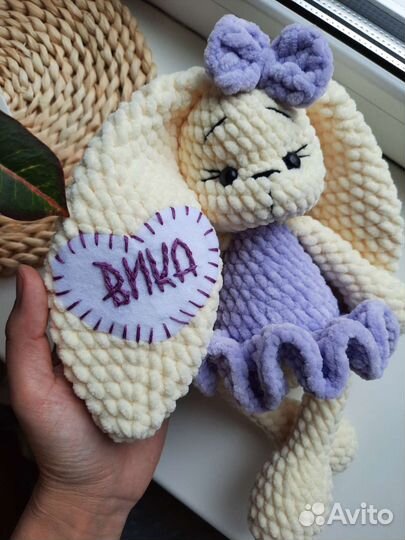 Вязаная игрушка Заяц ручной работы