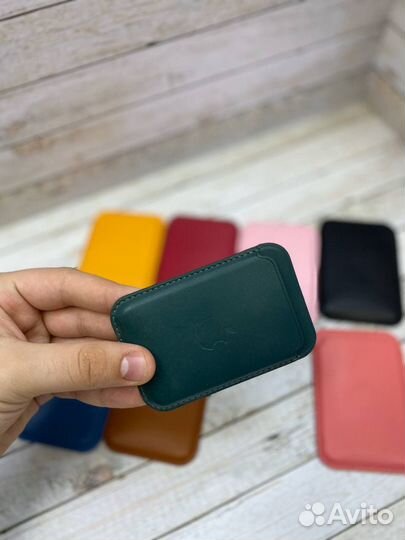 Картхолдер на iPhone из кожи