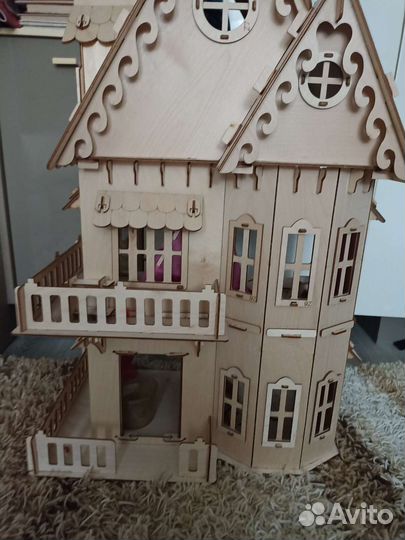 Домик кукольный