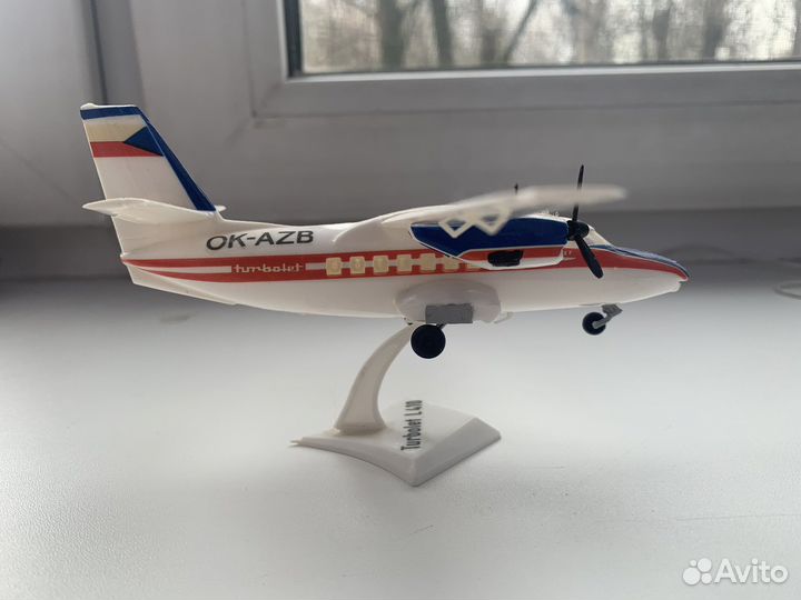 Модель самолета 1 100