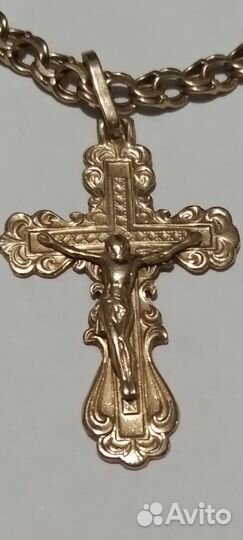 Золотой крестик с распятием