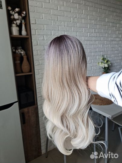 Парик блонд с челкой