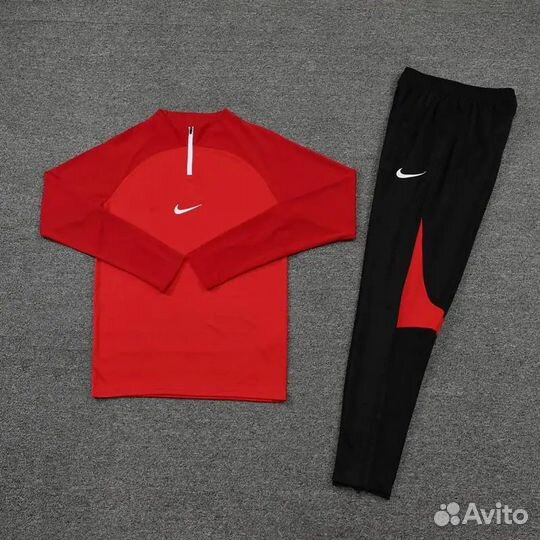 Спортивный костюм на футбольную команду