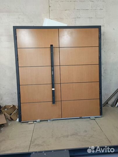 Дверь подъездная