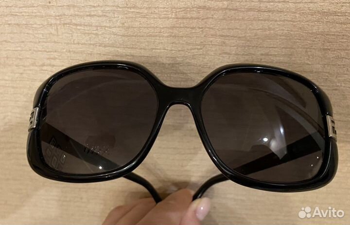 Очки солнечные Фенди