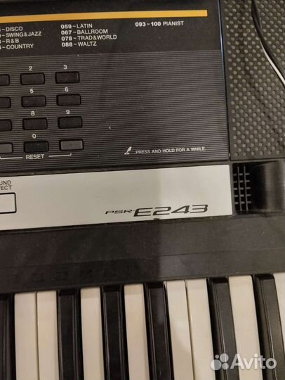 Продам синтезатор Yamaha