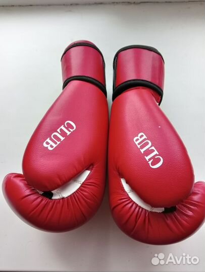 Боксерские перчатки