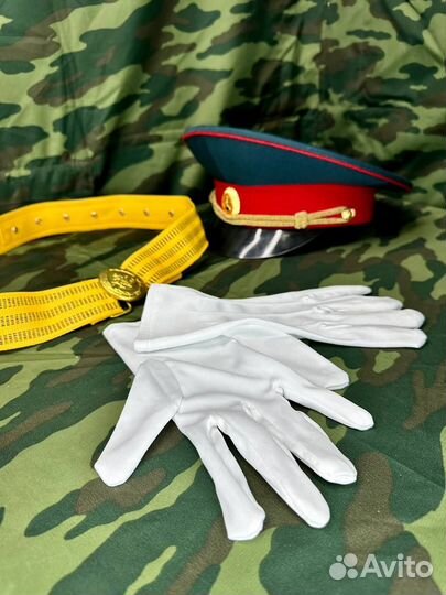 Перчатки парадные белые