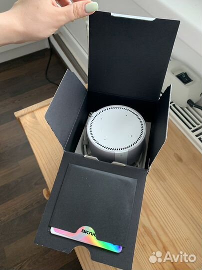 Яндекс станция Алиса мини с часами