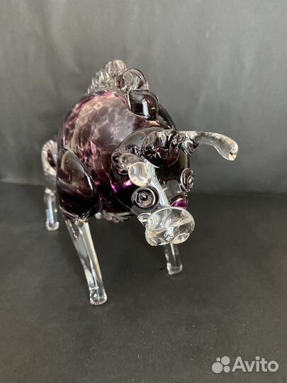 Фигурки из цветного стекла