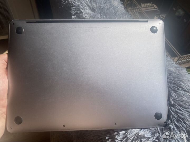 Apple MacBook Pro retina 13 256 гб 2019