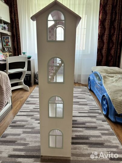 Большой кукольный домик