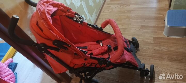 Прогулочная коляска трость