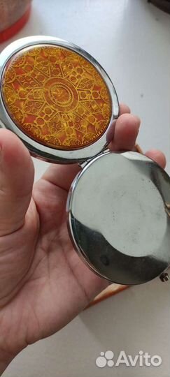 Зеркало карманное