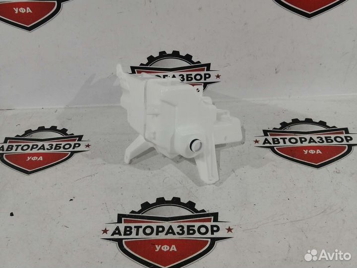 Бачок омывателя лоб стекла toyota rav4 40 13-18