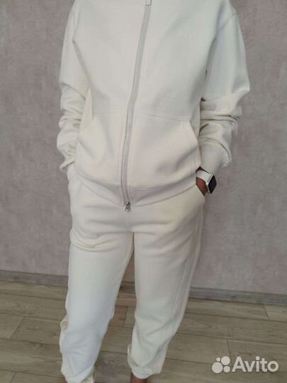 Женский костюм