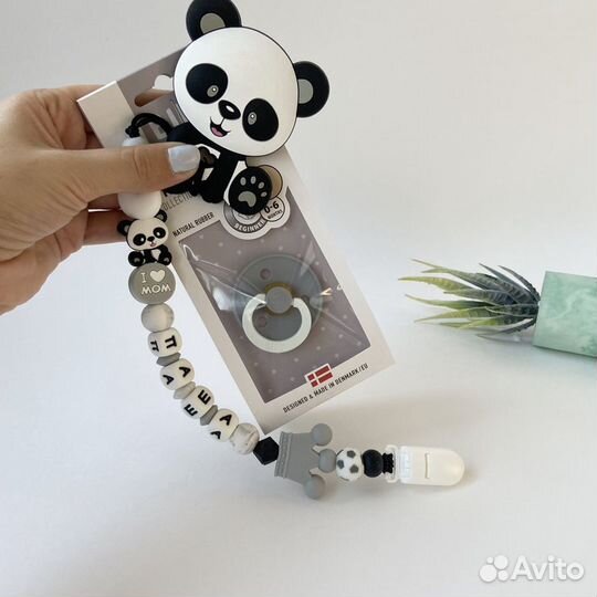 Именной держатель для соски с грызунком