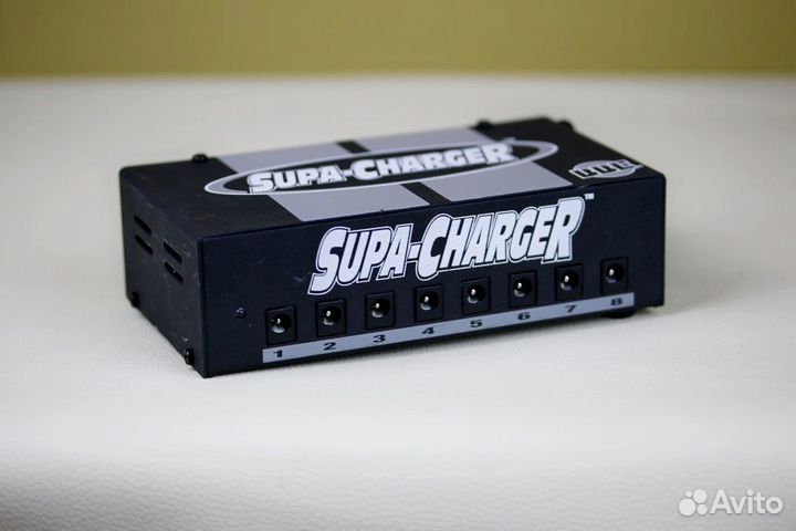 Блок питания для педалборда BBE Supa Charger