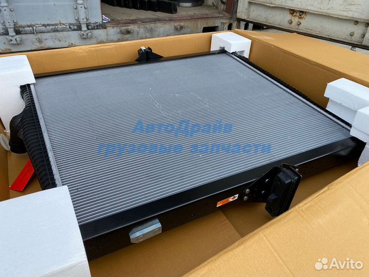 Радиатор Вольво FH двигатель Евро 6