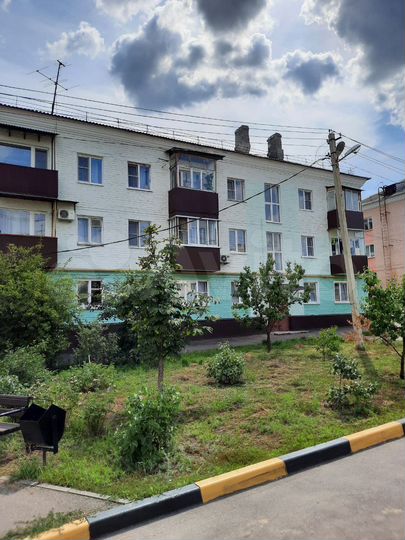 2-к. квартира, 43 м², 1/3 эт.