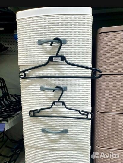 Вешалки для одежды