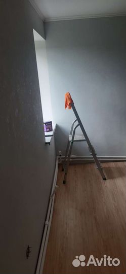 Поклейка обоев и малярные работы