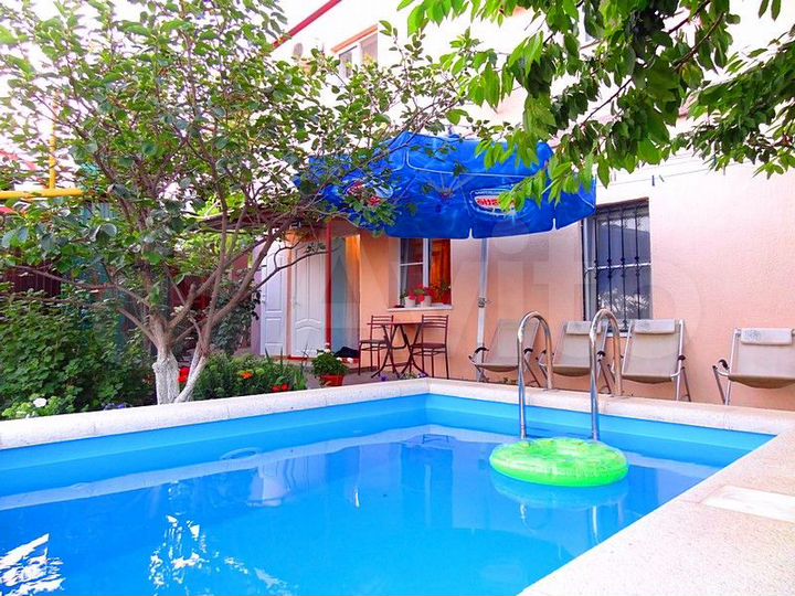 Комната 14 м² в 5-к., 1/3 эт.