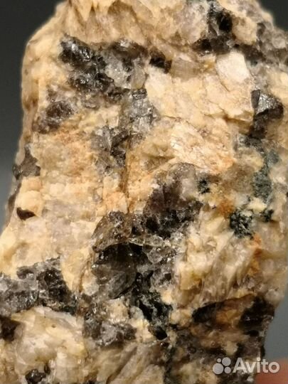 Магнетит, полевой шпат, дымчатый кварц