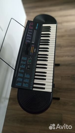 Электронное пианино, сентезатор casio