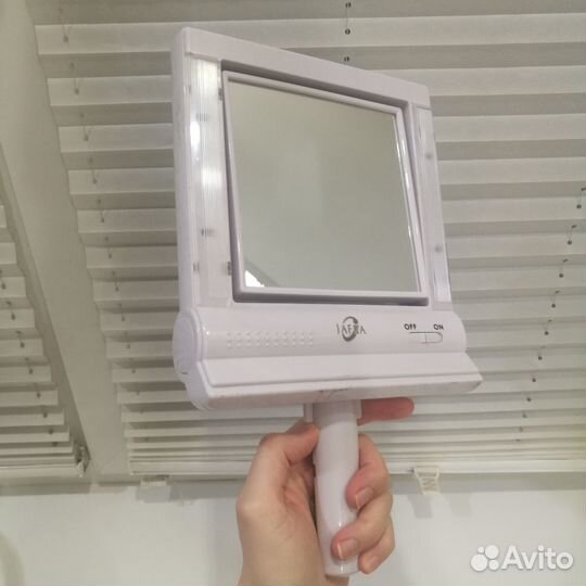 Зеркало с подсветкой настольное