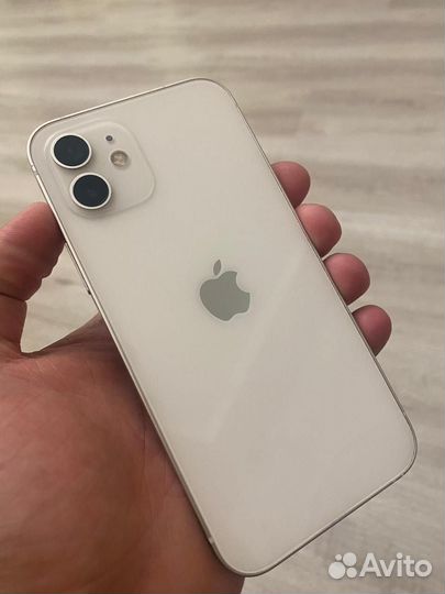 iPhone 12, 64 ГБ