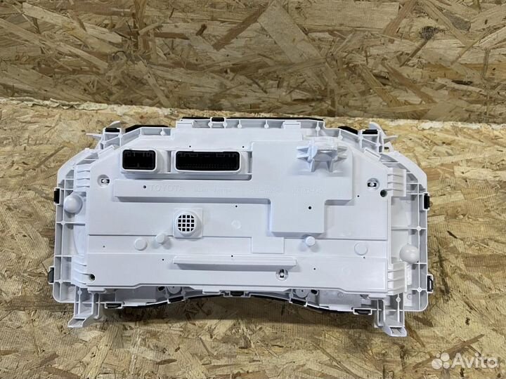 Щиток приборов Toyota Alphard III