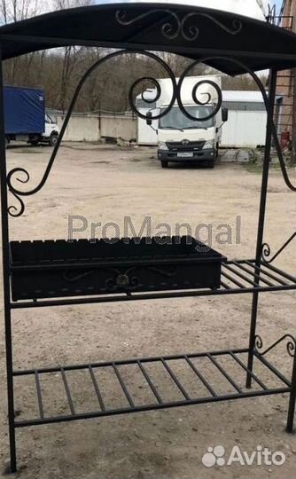 Мангал с крышей