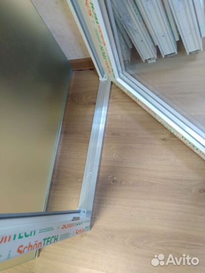 Дверь пластиковая с замком